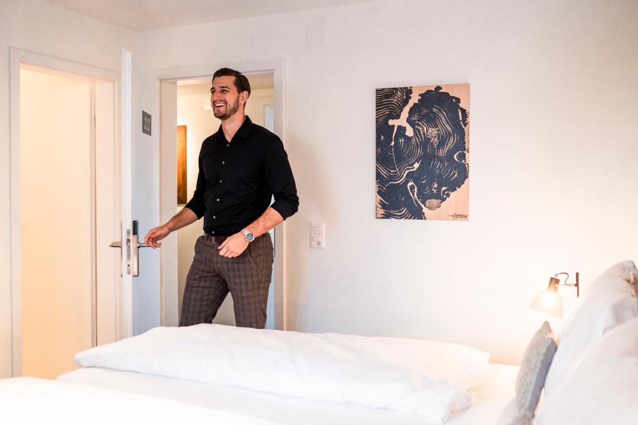 Koncept Hotel Loeie Мюнзинген Экстерьер фото